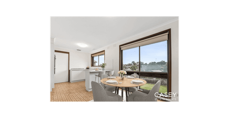 Spacious Family Home in a Prime Location! - Photo 2