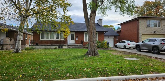 For Lease - 113 Stafford Road Unit# Main floor 1 room, Toronto, Ontario - Photo 2