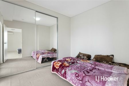 Great 2 Bedroom Apartment - Photo 2
