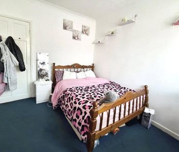 4 bedroom terraced house to rent - Photo 3