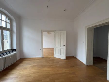 2-Zimmer Altbau mit Balkon zum Verlieben: Renoviert in Pempelfort! - Photo 4