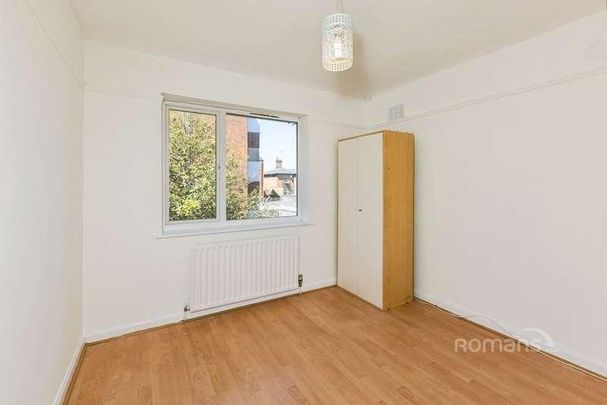 Top Floor Flat, Goldsmid Road, Reading, RG1 - Photo 1