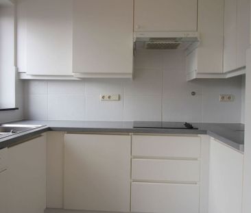 Appartement te huur in Schaarbeek voor € 1.000 met 1 slaapkamer - Foto 6