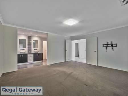 29 Aubin Grove Link, AUBIN GROVE WA 6164 - Photo 2