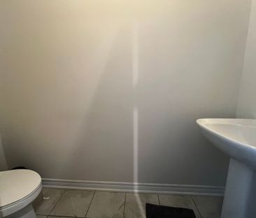 For Lease - 194 Northvale Road Unit# Upper, Markham, Ontario - Photo 1