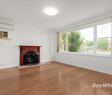 Newly Renovated Family Home Offering Space, Comfort & Convenience - Photo 3