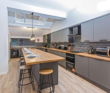 10 bedroom house of multiple occupation to rent - Photo 2