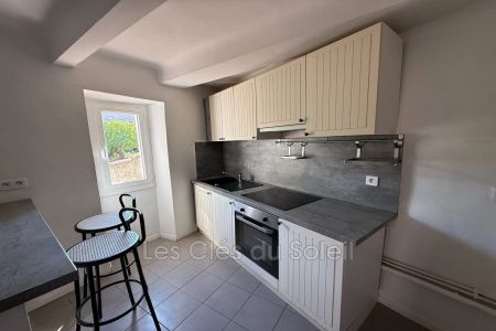Location appartement 2 pièces 55 m² Solliès-Toucas - Photo 2