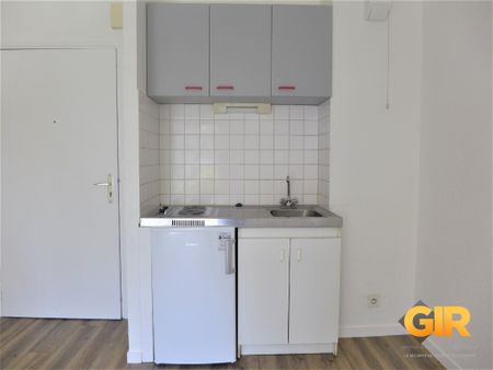 Location Appartement 1 pièce 22m² RENNES 35200 - Photo 2