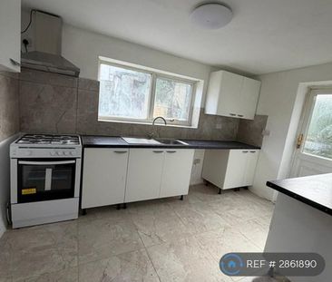 1 bedroom in a house share to rent - Photo 6