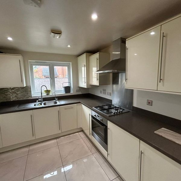 Thompson Way, Farnborough, Surrey, GU14 - Photo 1