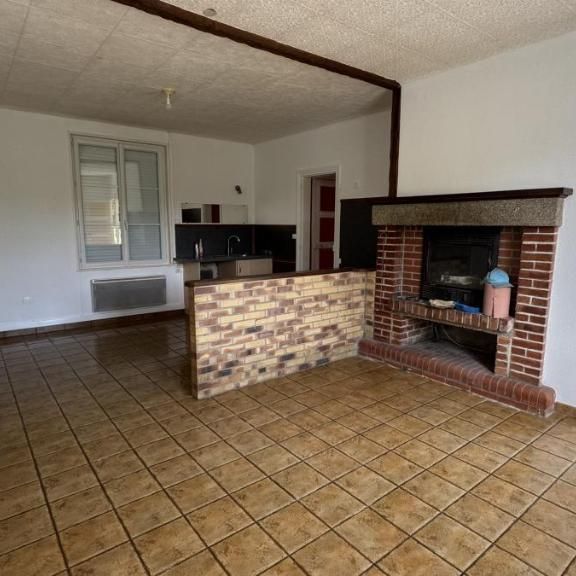 Maison de campagne F4 avec terres et bâtiments agricoles, idéale pour locataires ayant des animaux - Photo 1