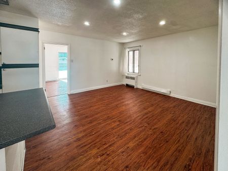 For Lease - 330 Donald Street Unit# 2, Overbrook - Castleheights and Area, Ontario - Photo 2