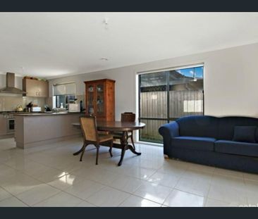 Family Home in Carrum Downs - Photo 6