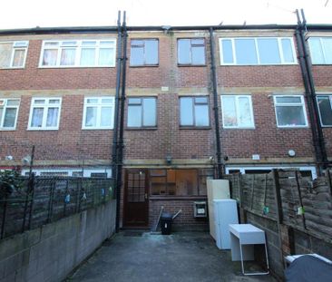 Avondale Road, London E16 - Photo 4