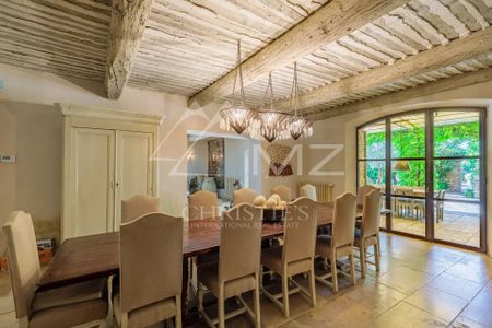 Proche Gordes - Maison de charme au cœur du village - Photo 3