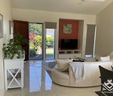 2 BEDROOM 2 BATHROOM VILLA ON KAWANA ISLAND - Photo 6
