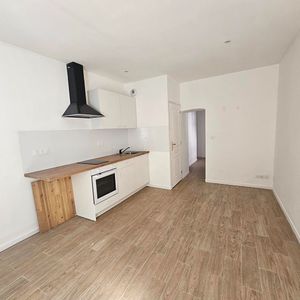 NIMES - APPARTEMENT T2 DE 25.27M2 ENTIEREMENT RENOVE, - Photo 2