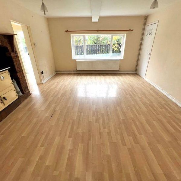 3 bedroom semi-detached house to rent - Photo 1