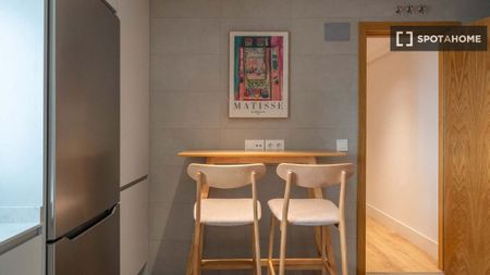 2 room luxury Apartment for rent in Madrid, Spain - Photo 4