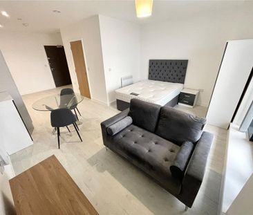 Studio to rent - Photo 1