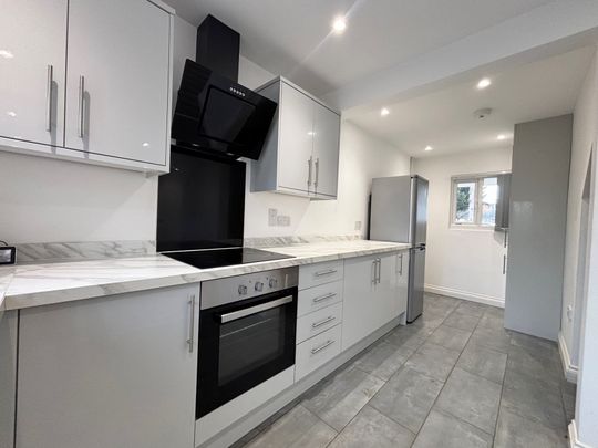 3 bedroom terraced house to rent - Photo 1