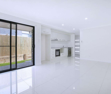 NEAT AND TIDY, SUPER CONVENIENT LOCATION! - Photo 3