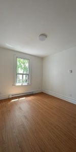 NOUVEAU PRIX – Grand 6½ rénové – Électros neufs inclus – 2 grands balcons – 3e et dernier étage – A/C – 2095$ - Photo 3
