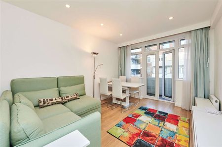 Large two bedroom apartment set only 0.1 from the Underground station and Paddington Recreation Ground - Photo 3