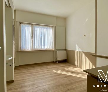 Halfopen woning te huur in het centrum van Kortrijk op een topligging! - Photo 1