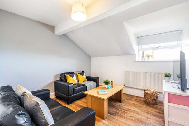 3 bedroom flat to rent - Photo 1