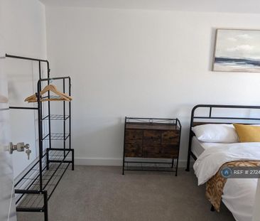 1 bedroom in a house share to rent - Photo 3