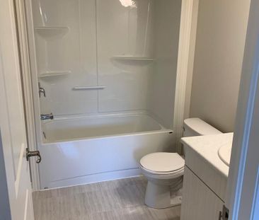 For Lease - 542 Julia Drive, Welland, Ontario - Photo 5