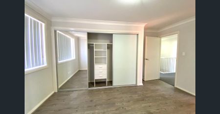 5 Bedroom Townhouse in Prime Location For Lease! - Photo 2