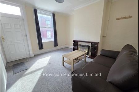 2 Bedroom House Hyde Park Leeds - Photo 3