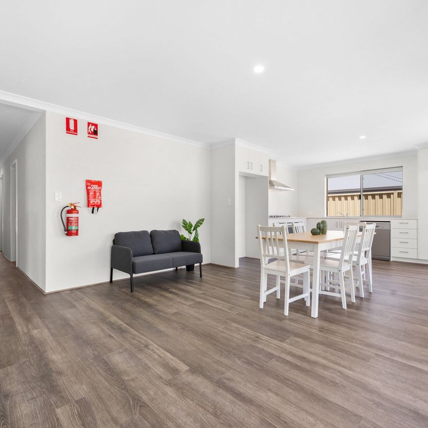 Dawesville - Photo 1