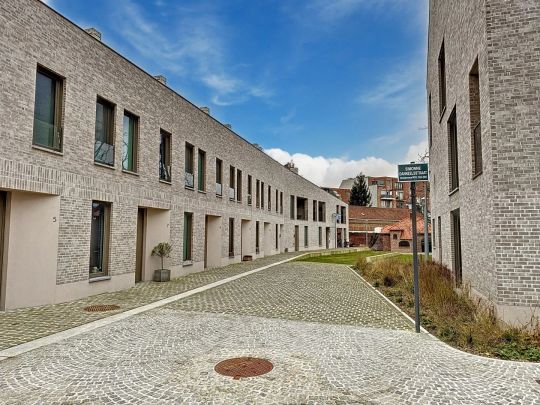 Centraal gelegen, ruim en energiezuinig appartement met 3 slaapkamers - Photo 1