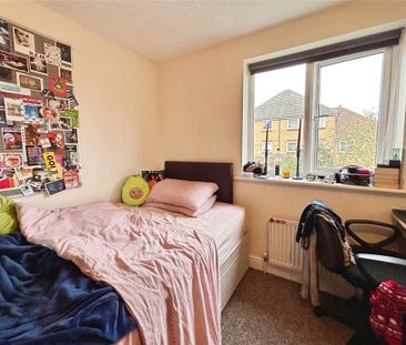 4 bedroom terraced house to rent - Photo 3