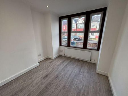 3 bedroom terraced house to rent - Photo 4