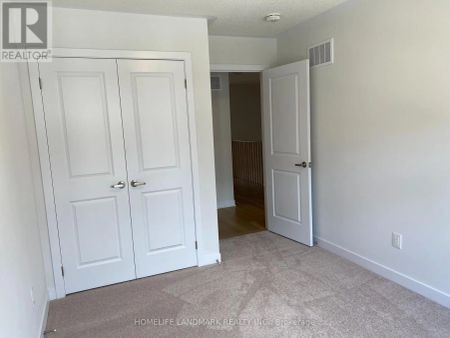 36 JOHN CANNING WAY E - Photo 2