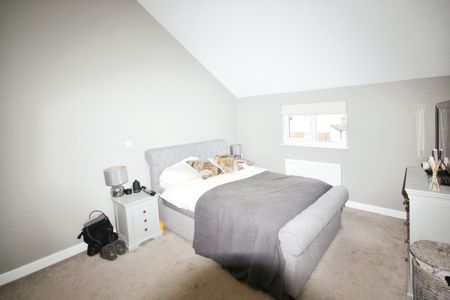 Three-Bedrooms Semi-Detached House - Photo 4
