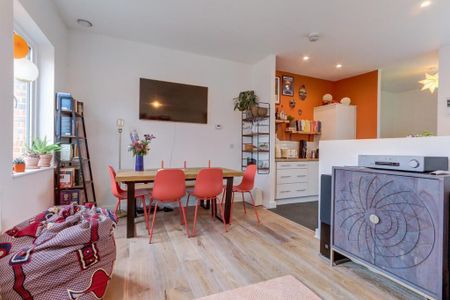 2 bedroom maisonette to rent - Photo 3