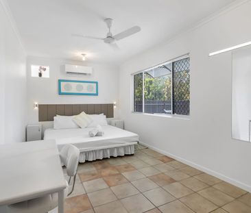 Fully Furnished Duplex with WIFI - 8 minutes to CBD - Photo 6