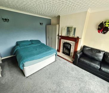 2 bedroom semi-detached bungalow to rent - Photo 5