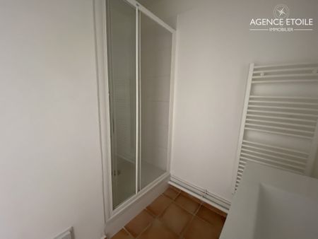 Appartement 3 pièces 57m2 MARSEILLE 8EME 1 023 euros - Photo 4