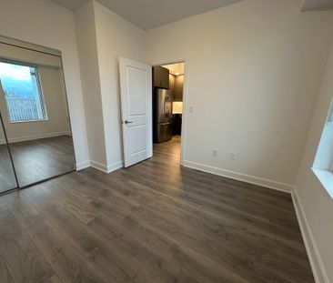 For Lease - 3240 William Coltson Avenue Unit# 520, Oakville, Ontario - Photo 4