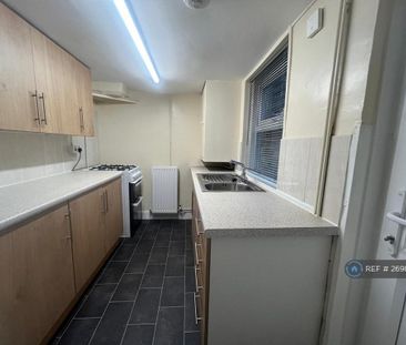 2 bedroom terraced house to rent - Photo 3