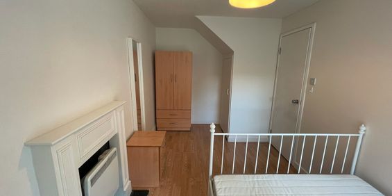 Room in a Shared House, Blomfield Court, SW11 - Photo 3