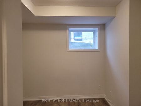 For Lease - 261 Woodbine Avenue Unit# 79A, Kitchener, Ontario - Photo 4