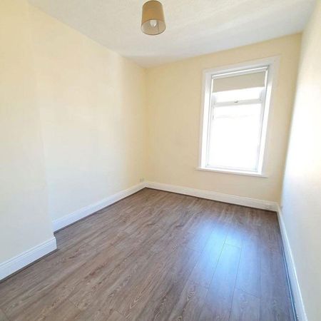 2 bed terraced house to rent in NE28 - Photo 3